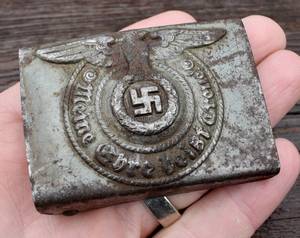 how to identify a fake ww2 german belt buckle